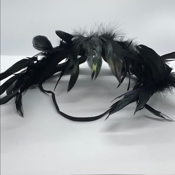 Masquerade Feather Eye Mask - Picture 4 of 5